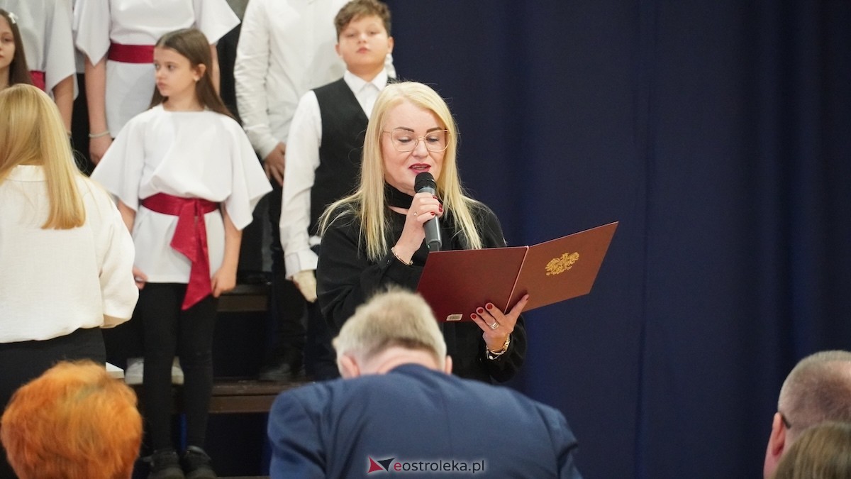 Uroczysty Dzień Patrona w SP nr 6. Święto Orła Białego i... wielka niespodzianka dla uczniów! [7.11.2025] - zdjęcie #129 - eOstroleka.pl