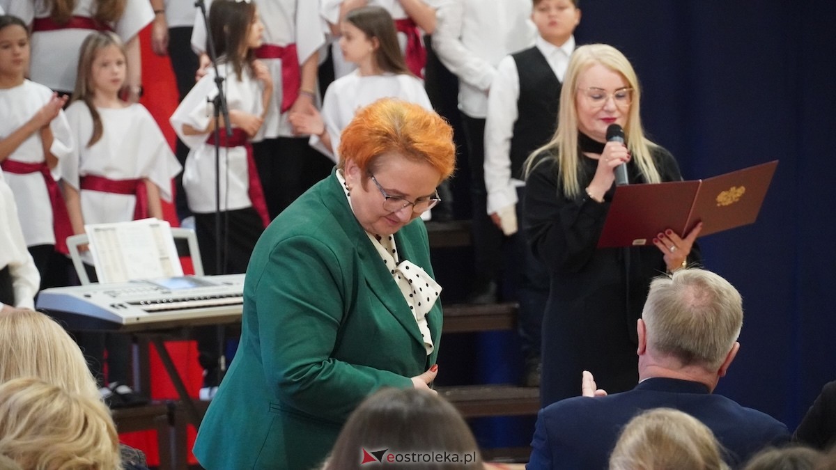 Uroczysty Dzień Patrona w SP nr 6. Święto Orła Białego i... wielka niespodzianka dla uczniów! [7.11.2025] - zdjęcie #127 - eOstroleka.pl