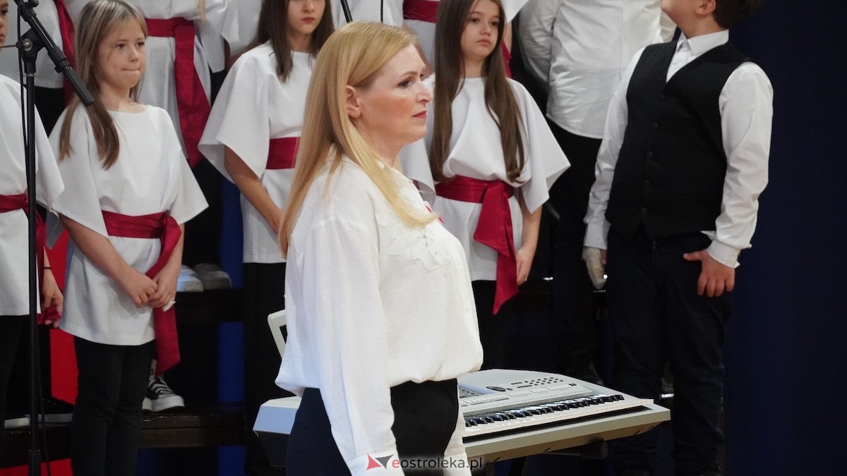 Uroczysty Dzień Patrona w SP nr 6. Święto Orła Białego i... wielka niespodzianka dla uczniów! [7.11.2025] - zdjęcie #123 - eOstroleka.pl