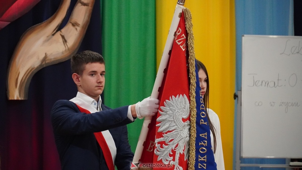 Uroczysty Dzień Patrona w SP nr 6. Święto Orła Białego i... wielka niespodzianka dla uczniów! [7.11.2025] - zdjęcie #117 - eOstroleka.pl