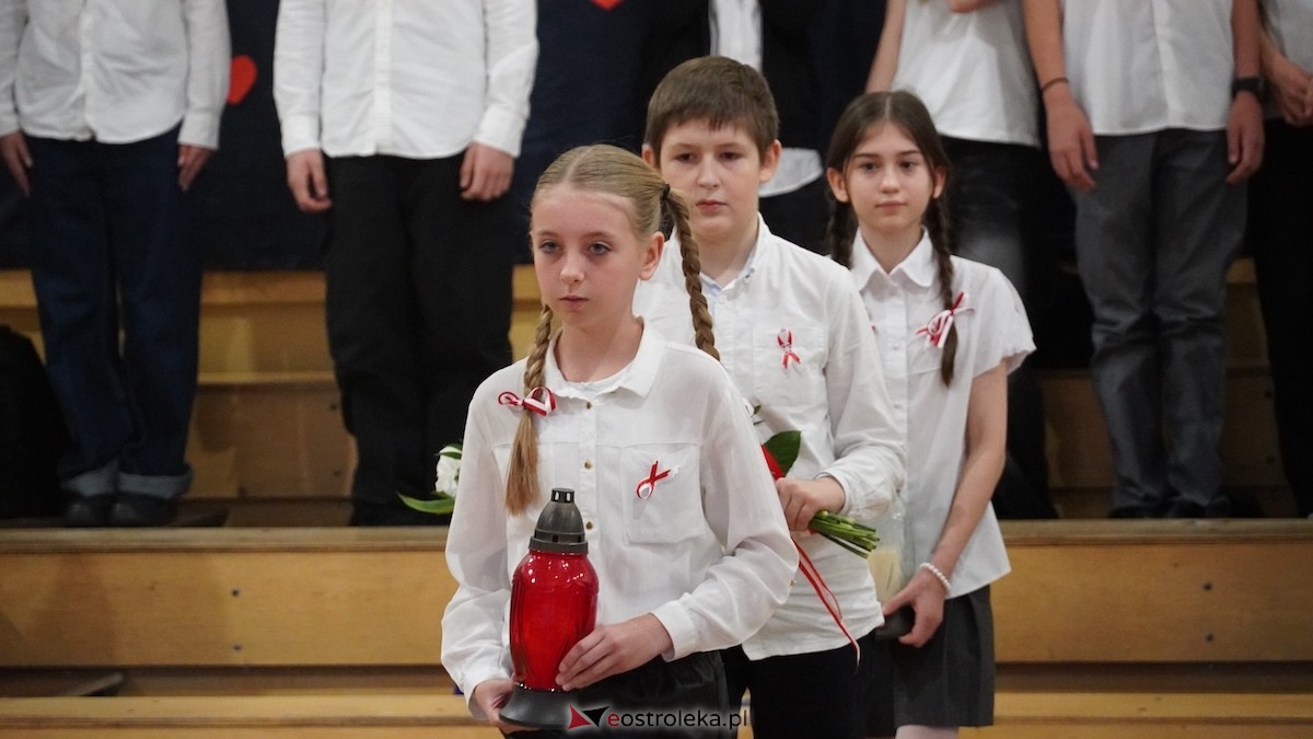 Uroczysty Dzień Patrona w SP nr 6. Święto Orła Białego i... wielka niespodzianka dla uczniów! [7.11.2025] - zdjęcie #112 - eOstroleka.pl