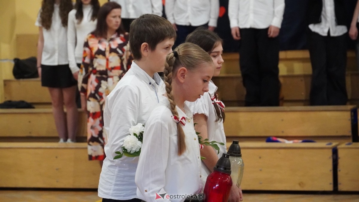 Uroczysty Dzień Patrona w SP nr 6. Święto Orła Białego i... wielka niespodzianka dla uczniów! [7.11.2025] - zdjęcie #111 - eOstroleka.pl