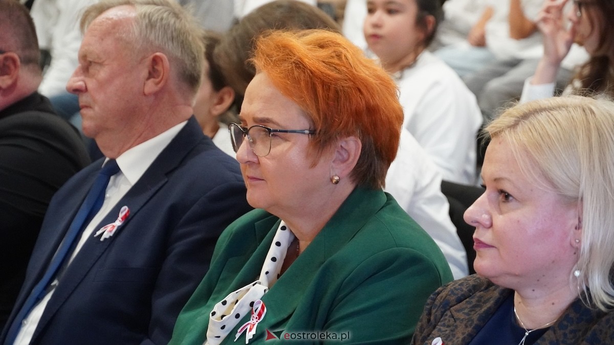 Uroczysty Dzień Patrona w SP nr 6. Święto Orła Białego i... wielka niespodzianka dla uczniów! [7.11.2025] - zdjęcie #108 - eOstroleka.pl