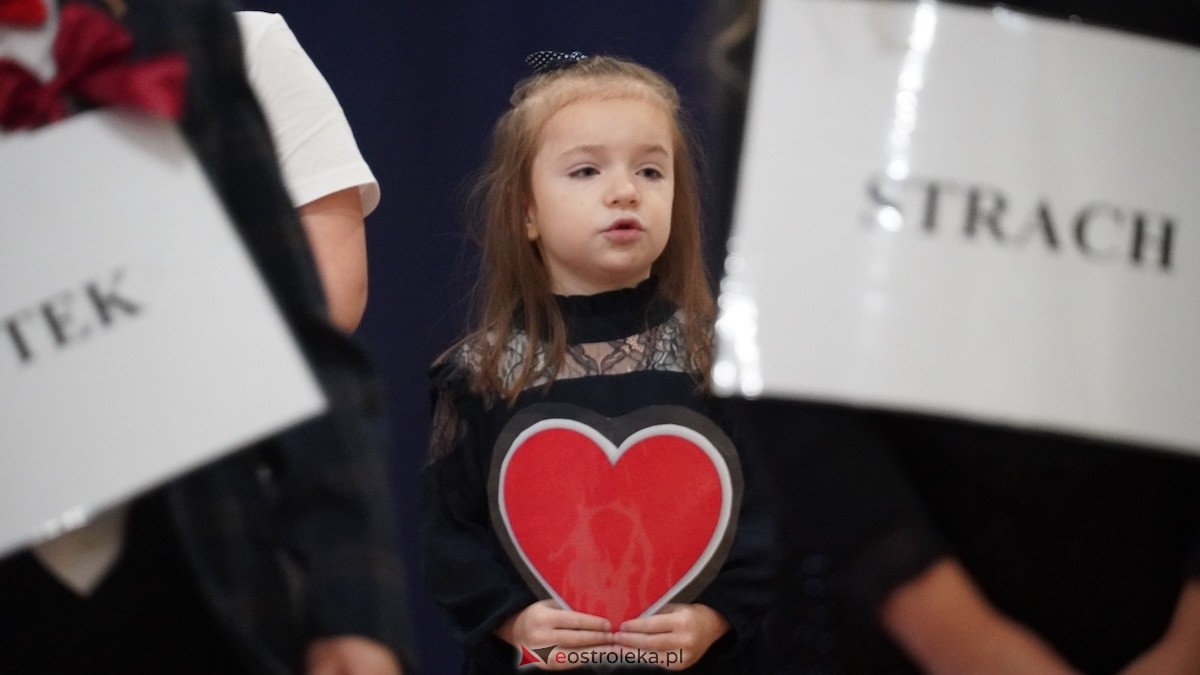 Uroczysty Dzień Patrona w SP nr 6. Święto Orła Białego i... wielka niespodzianka dla uczniów! [7.11.2025] - zdjęcie #66 - eOstroleka.pl