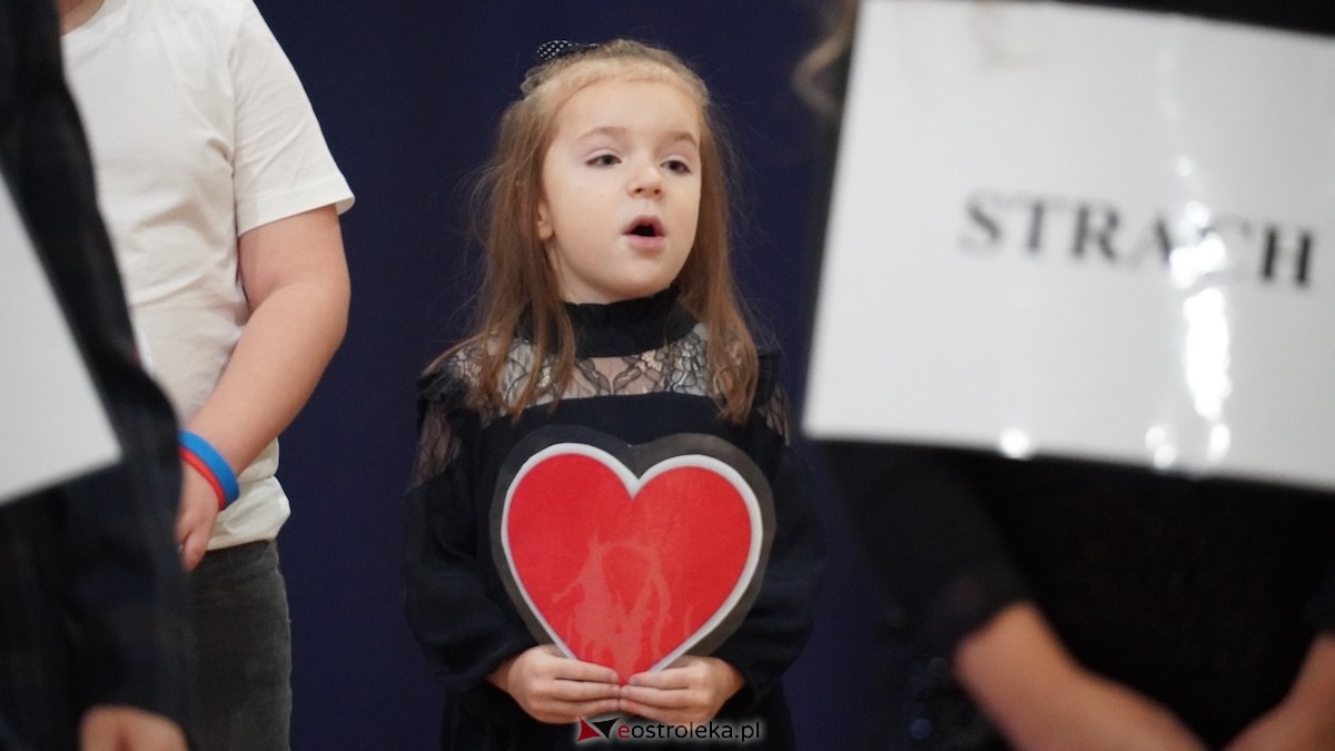 Uroczysty Dzień Patrona w SP nr 6. Święto Orła Białego i... wielka niespodzianka dla uczniów! [7.11.2025] - zdjęcie #65 - eOstroleka.pl
