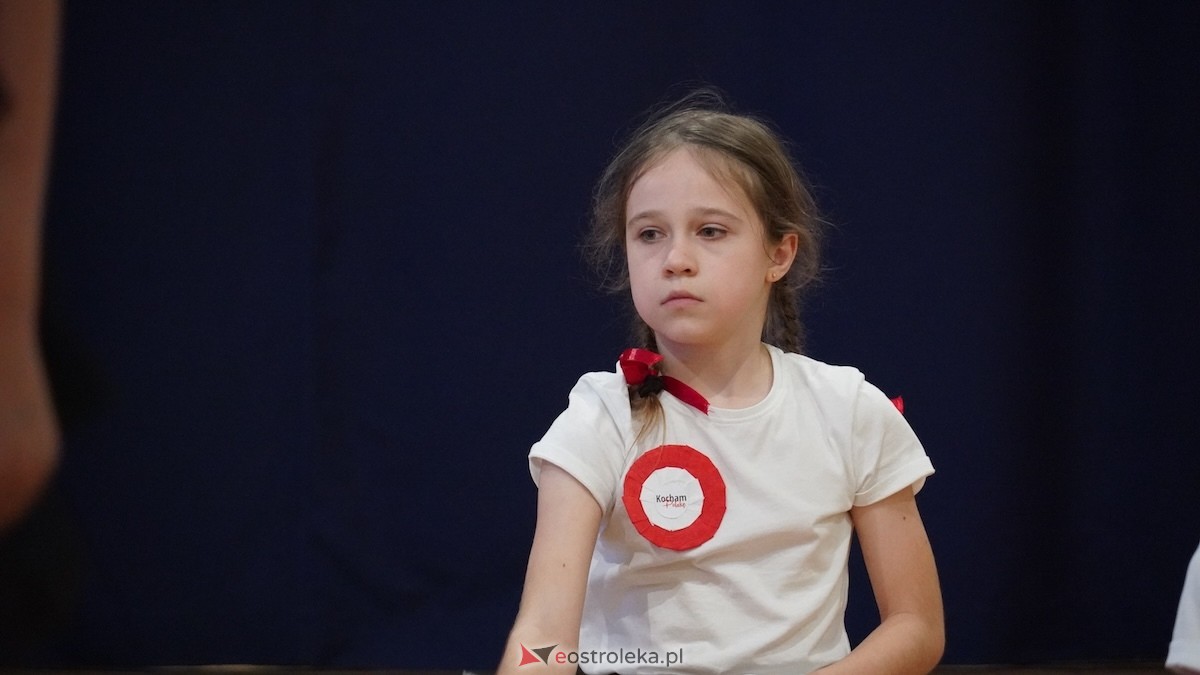 Uroczysty Dzień Patrona w SP nr 6. Święto Orła Białego i... wielka niespodzianka dla uczniów! [7.11.2025] - zdjęcie #15 - eOstroleka.pl