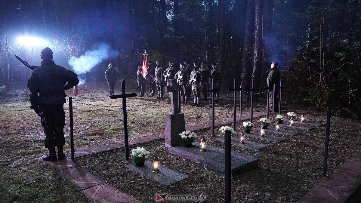 Uroczystość Za Obrońców Ojczyzny w Kamiance [08.11.2025] - zdjęcie #89 - eOstroleka.pl