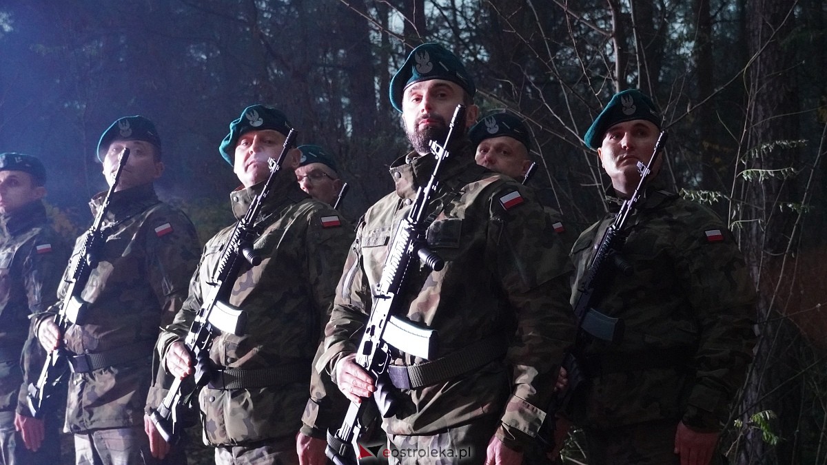 Uroczystość Za Obrońców Ojczyzny w Kamiance [08.11.2025] - zdjęcie #59 - eOstroleka.pl