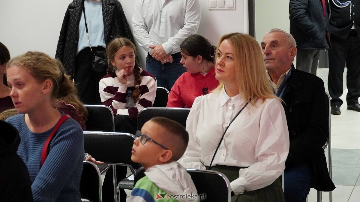 Uroczystość Za Obrońców Ojczyzny w Kamiance [08.11.2025] - zdjęcie #40 - eOstroleka.pl