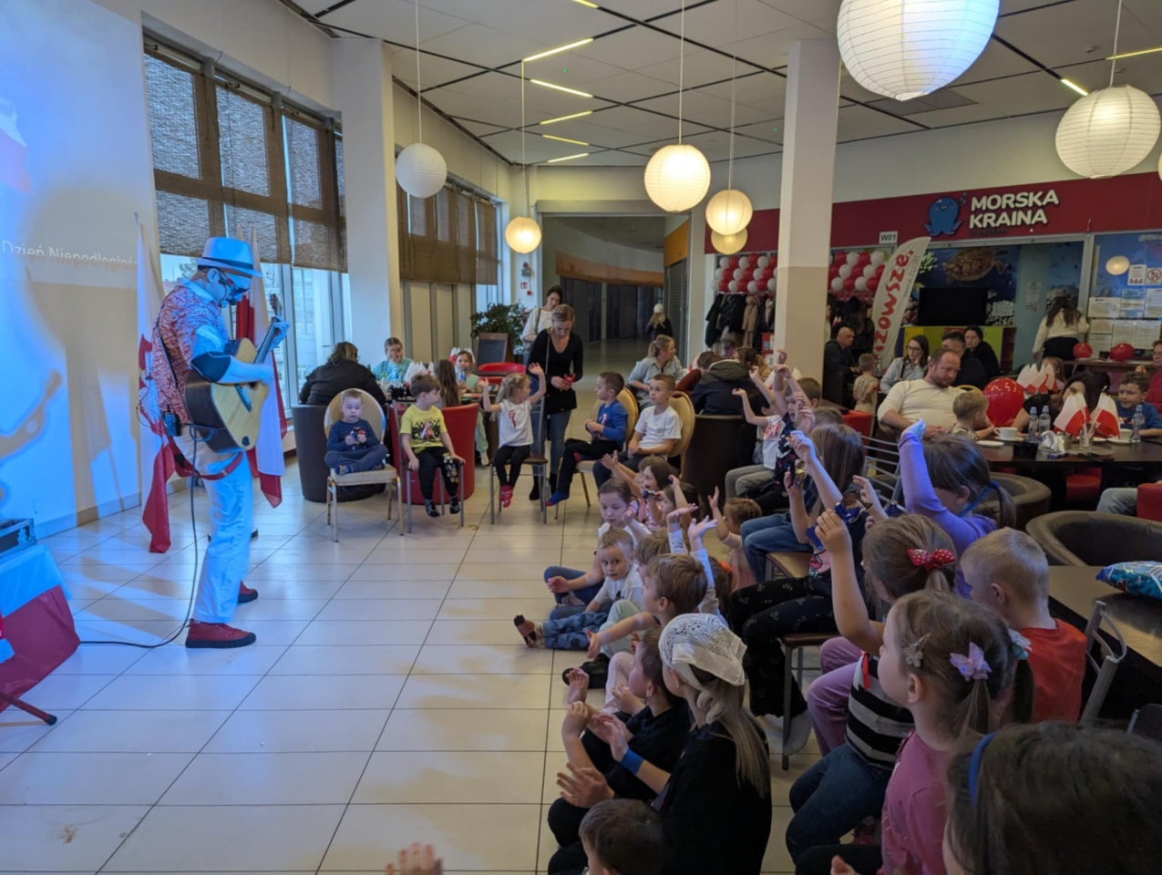 Rodzinny Dzień Niepodległości w Morskiej Krainie [9.11.2025] - zdjęcie #128 - eOstroleka.pl