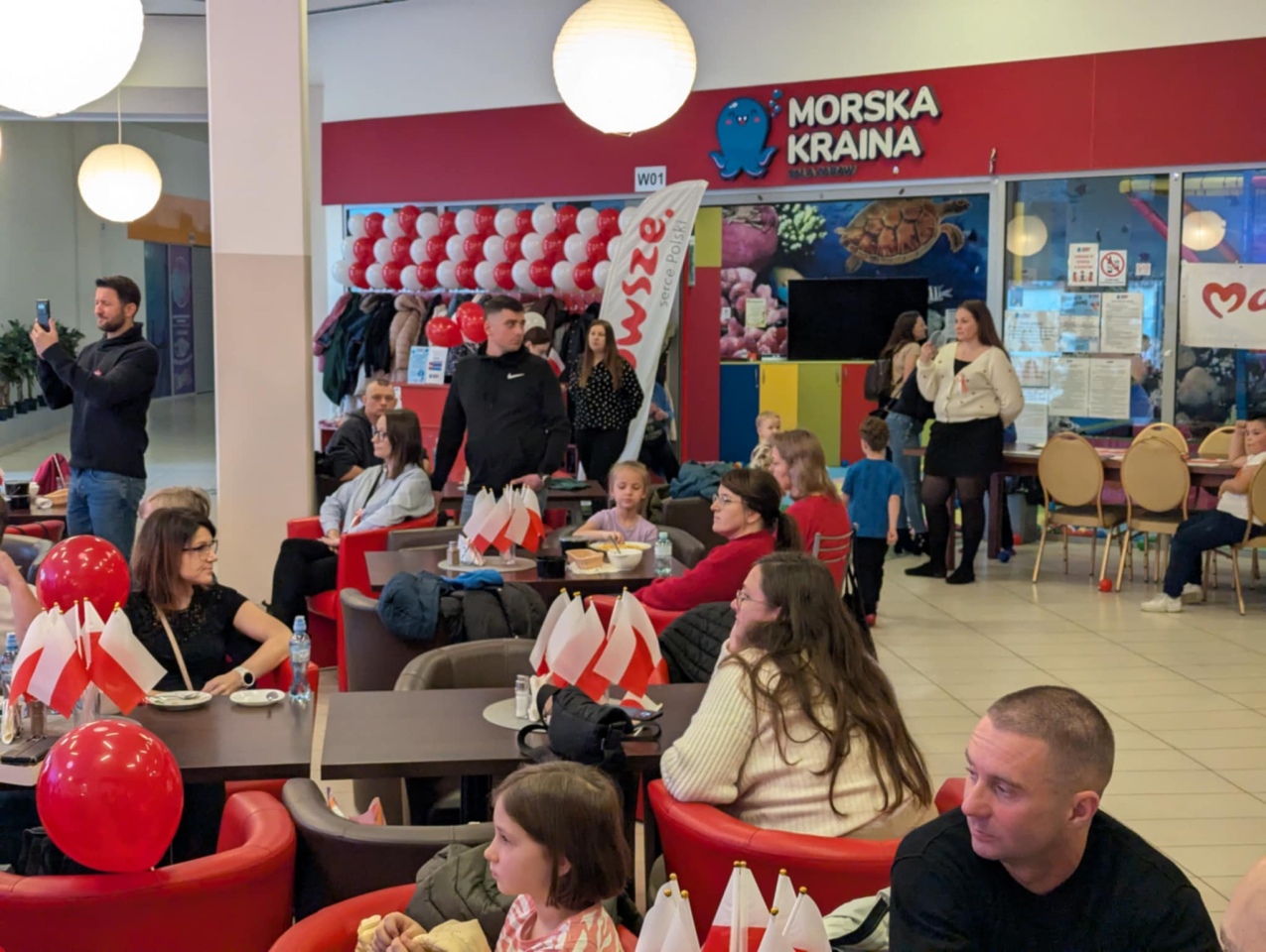 Rodzinny Dzień Niepodległości w Morskiej Krainie [9.11.2025] - zdjęcie #117 - eOstroleka.pl