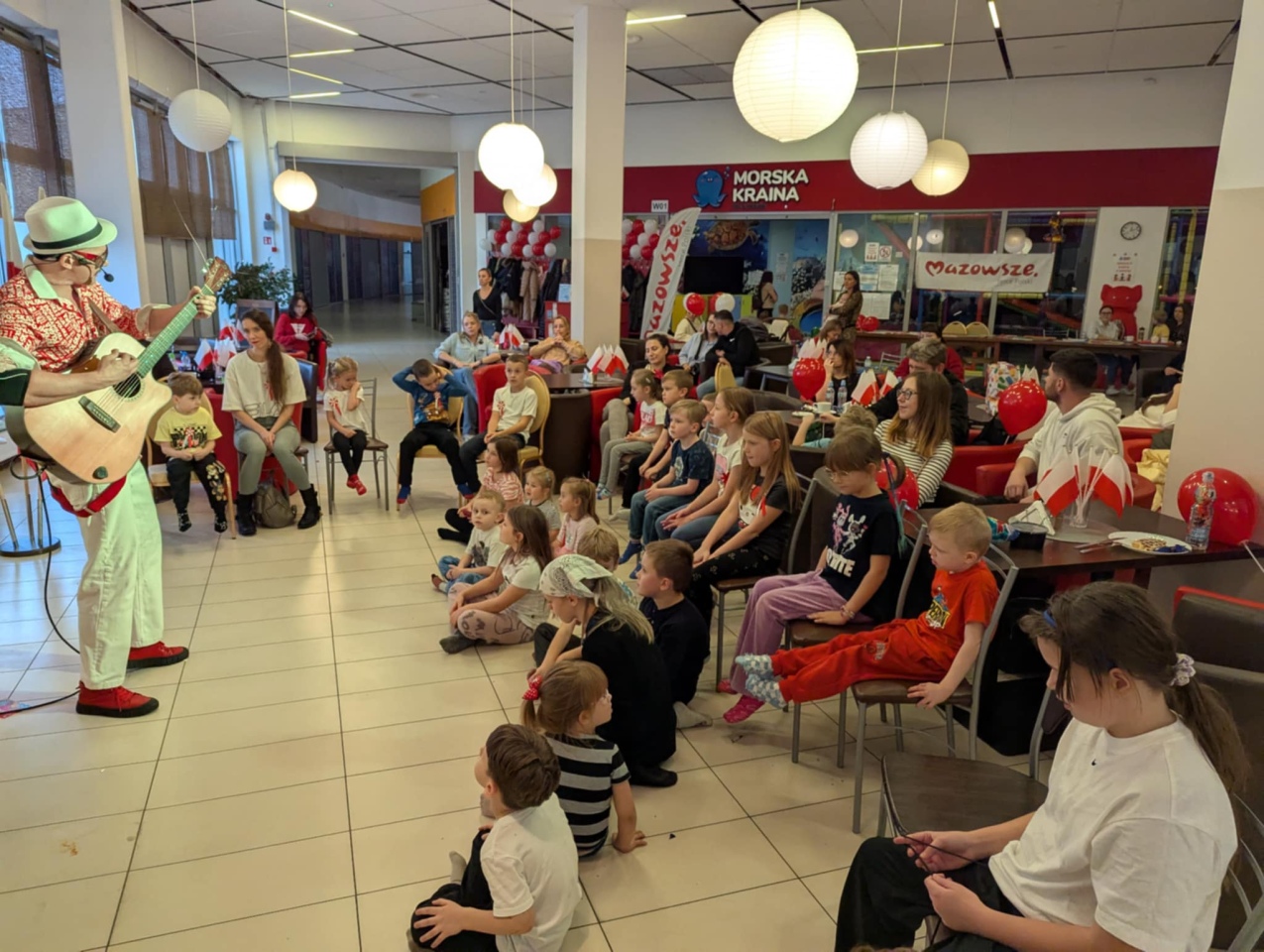 Rodzinny Dzień Niepodległości w Morskiej Krainie [9.11.2025] - zdjęcie #114 - eOstroleka.pl