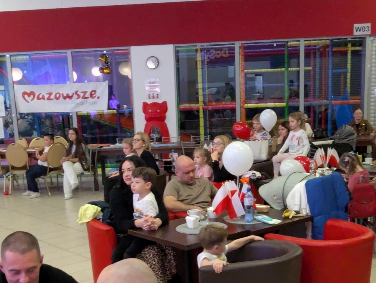 Rodzinny Dzień Niepodległości w Morskiej Krainie [9.11.2025] - zdjęcie #104 - eOstroleka.pl