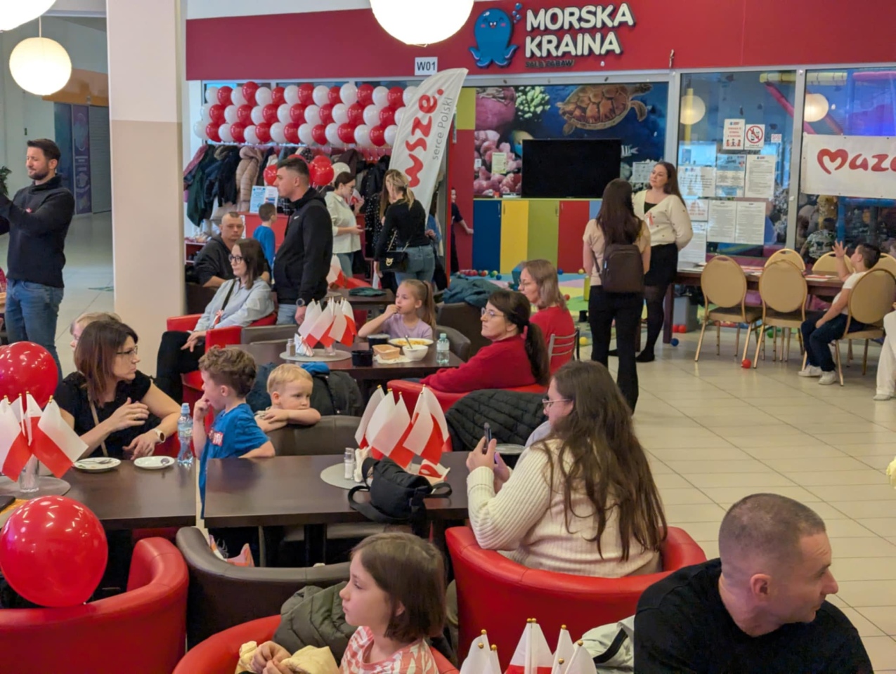 Rodzinny Dzień Niepodległości w Morskiej Krainie [9.11.2025] - zdjęcie #102 - eOstroleka.pl