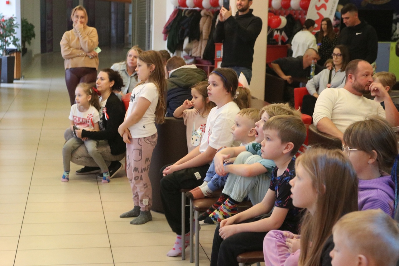 Rodzinny Dzień Niepodległości w Morskiej Krainie [9.11.2025] - zdjęcie #85 - eOstroleka.pl