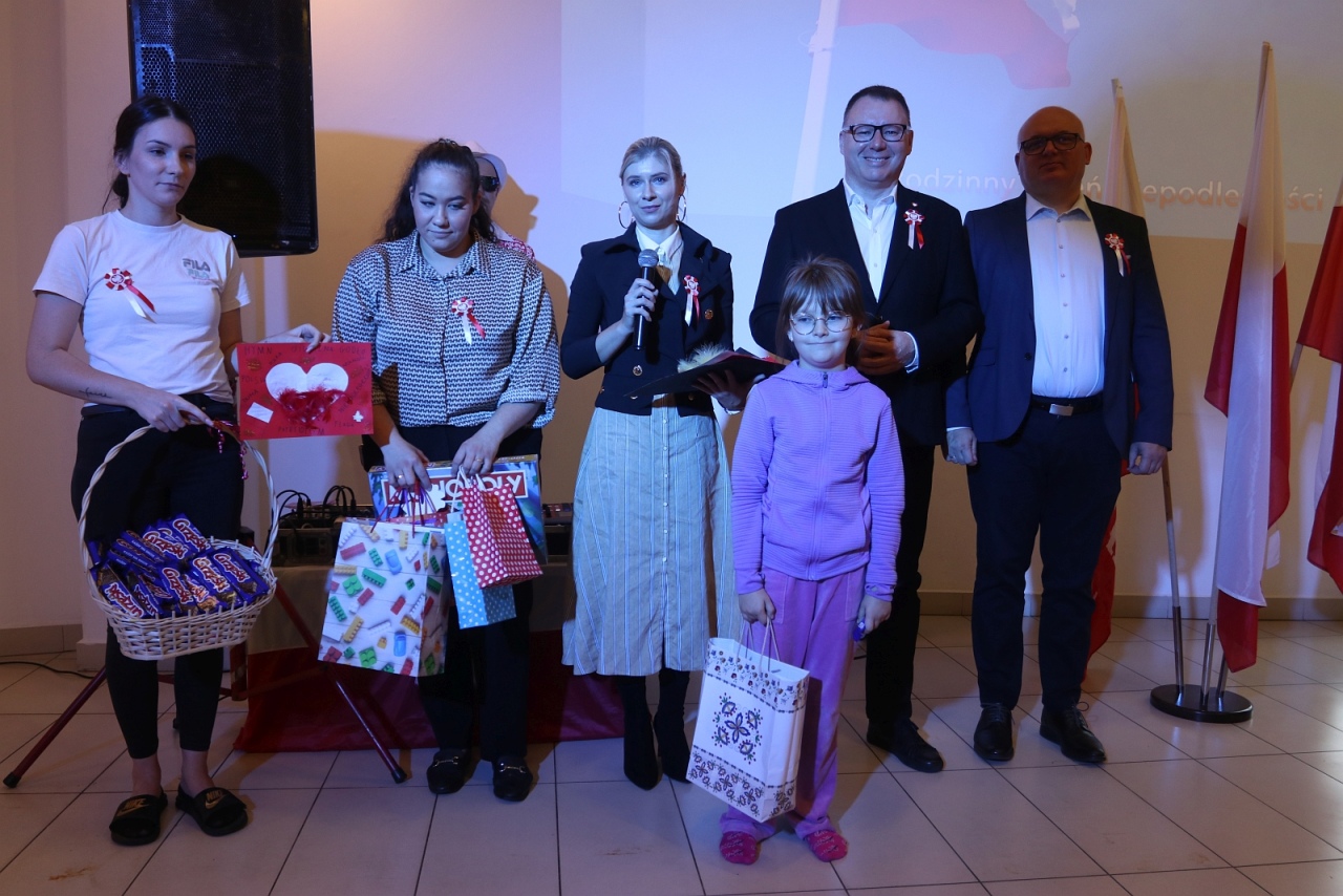 Rodzinny Dzień Niepodległości w Morskiej Krainie [9.11.2025] - zdjęcie #76 - eOstroleka.pl