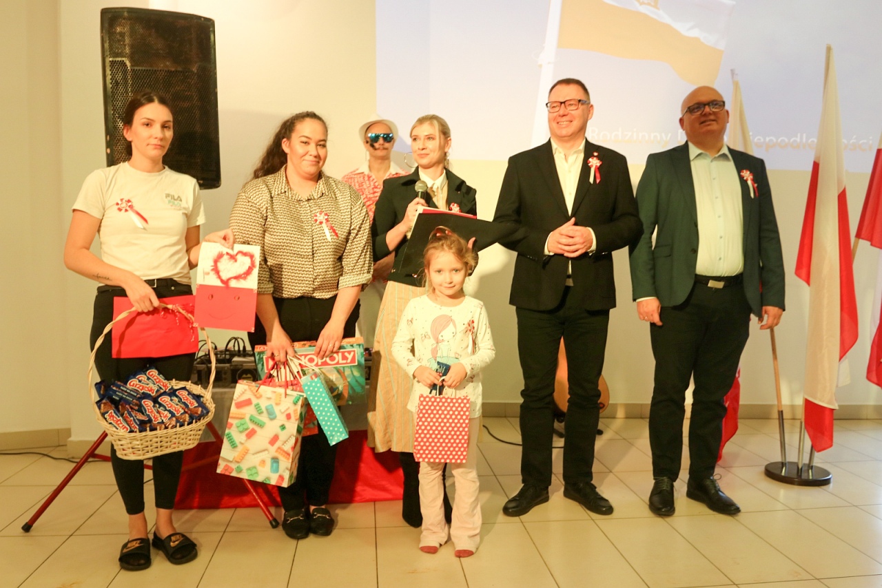 Rodzinny Dzień Niepodległości w Morskiej Krainie [9.11.2025] - zdjęcie #72 - eOstroleka.pl