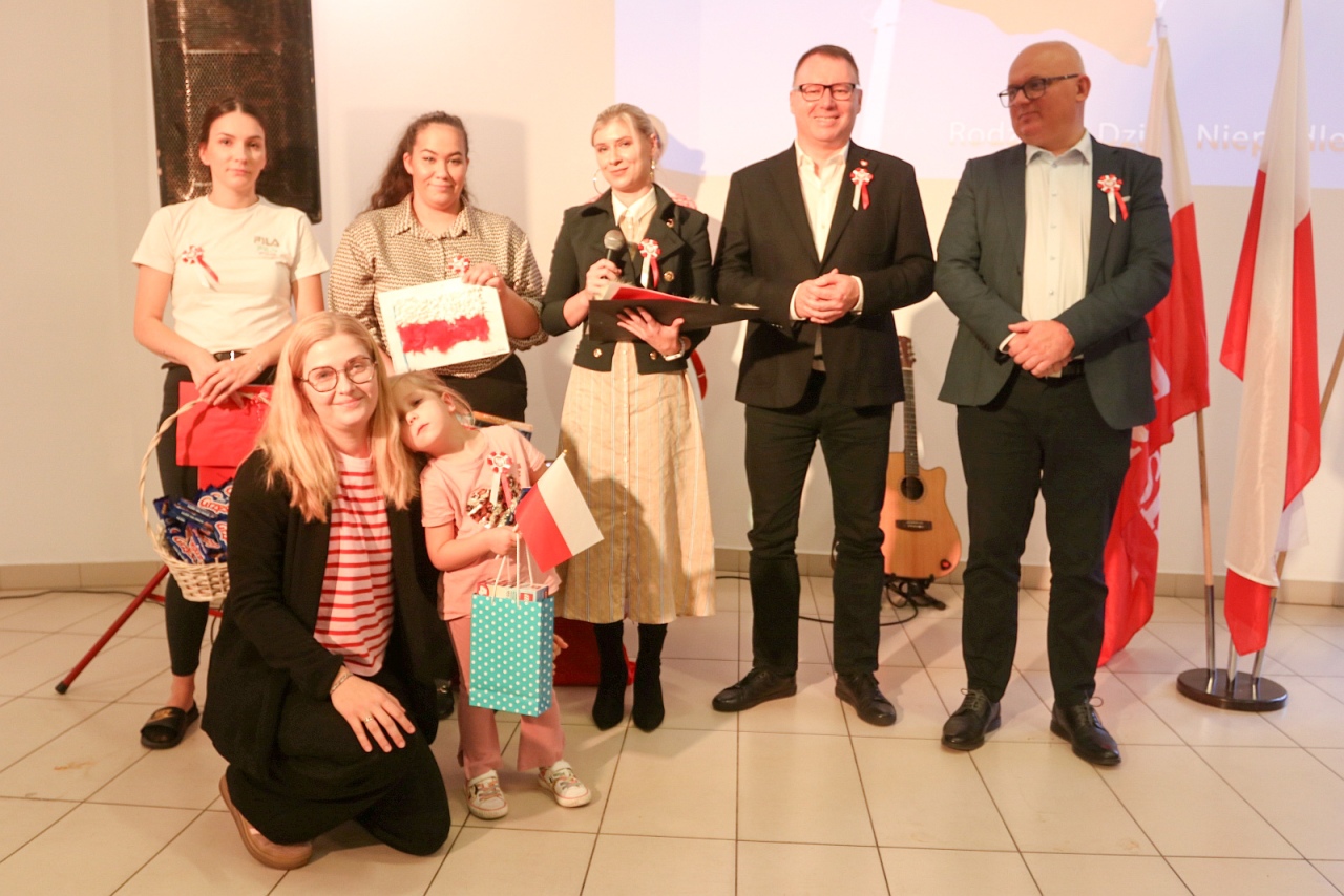 Rodzinny Dzień Niepodległości w Morskiej Krainie [9.11.2025] - zdjęcie #69 - eOstroleka.pl
