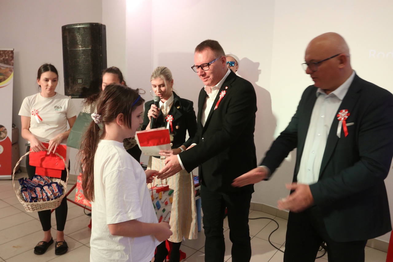 Rodzinny Dzień Niepodległości w Morskiej Krainie [9.11.2025] - zdjęcie #66 - eOstroleka.pl