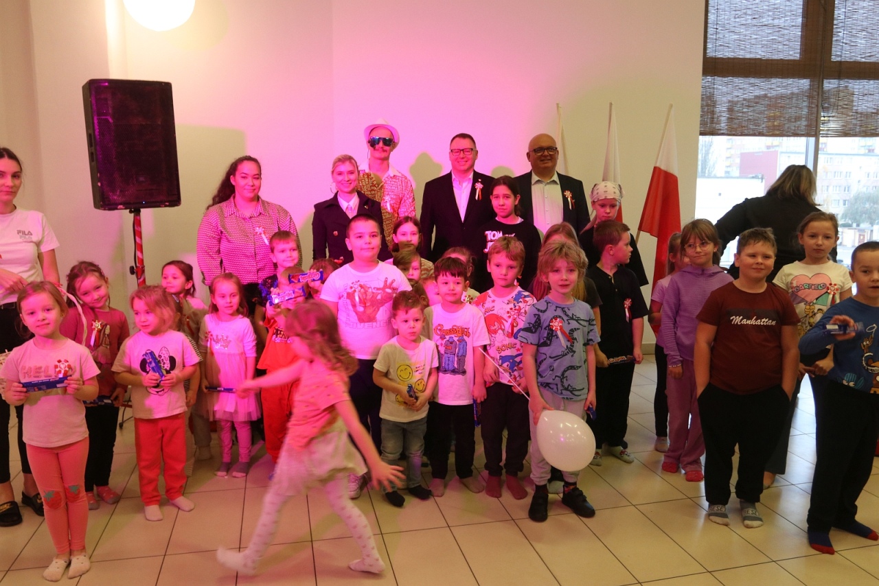 Rodzinny Dzień Niepodległości w Morskiej Krainie [9.11.2025] - zdjęcie #49 - eOstroleka.pl