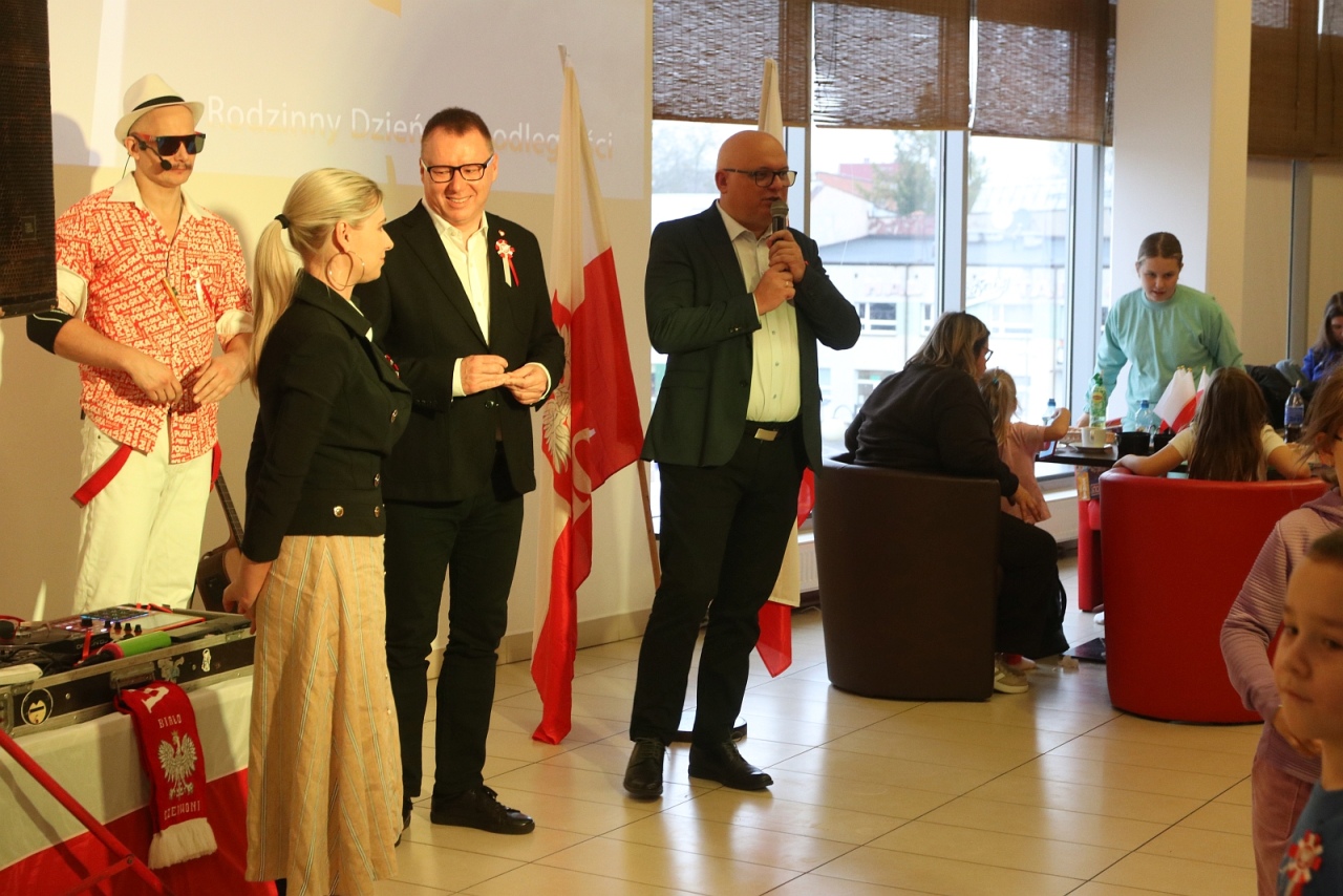 Rodzinny Dzień Niepodległości w Morskiej Krainie [9.11.2025] - zdjęcie #47 - eOstroleka.pl