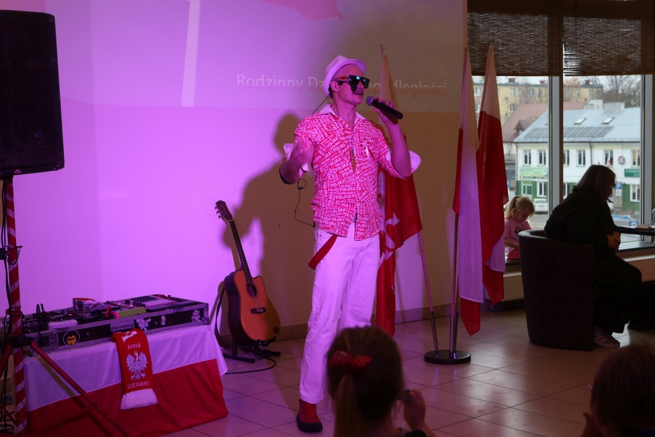 Rodzinny Dzień Niepodległości w Morskiej Krainie [9.11.2025] - zdjęcie #46 - eOstroleka.pl