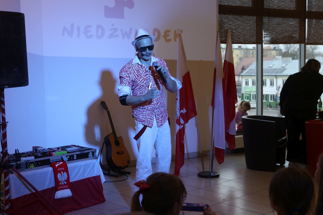 Rodzinny Dzień Niepodległości w Morskiej Krainie [9.11.2025] - zdjęcie #45 - eOstroleka.pl
