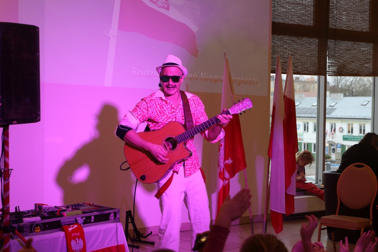 Rodzinny Dzień Niepodległości w Morskiej Krainie [9.11.2025] - zdjęcie #39 - eOstroleka.pl