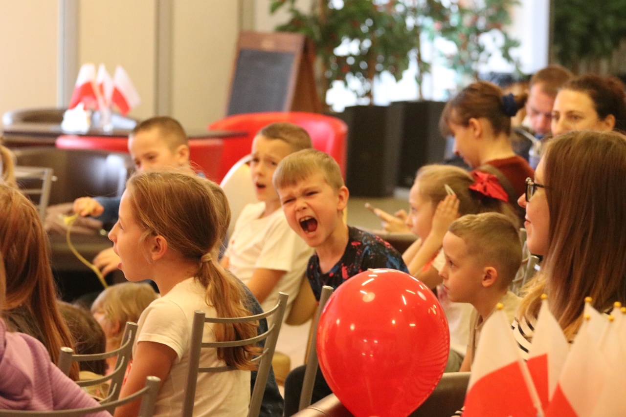 Rodzinny Dzień Niepodległości w Morskiej Krainie [9.11.2025] - zdjęcie #4 - eOstroleka.pl