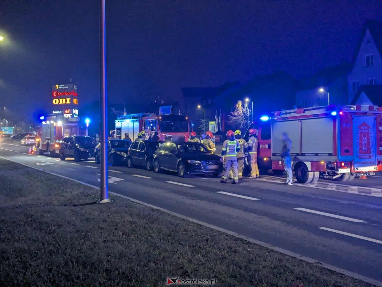 Kolizja 4 aut przy Steyera [10.11.2025] - zdjęcie #24 - eOstroleka.pl
