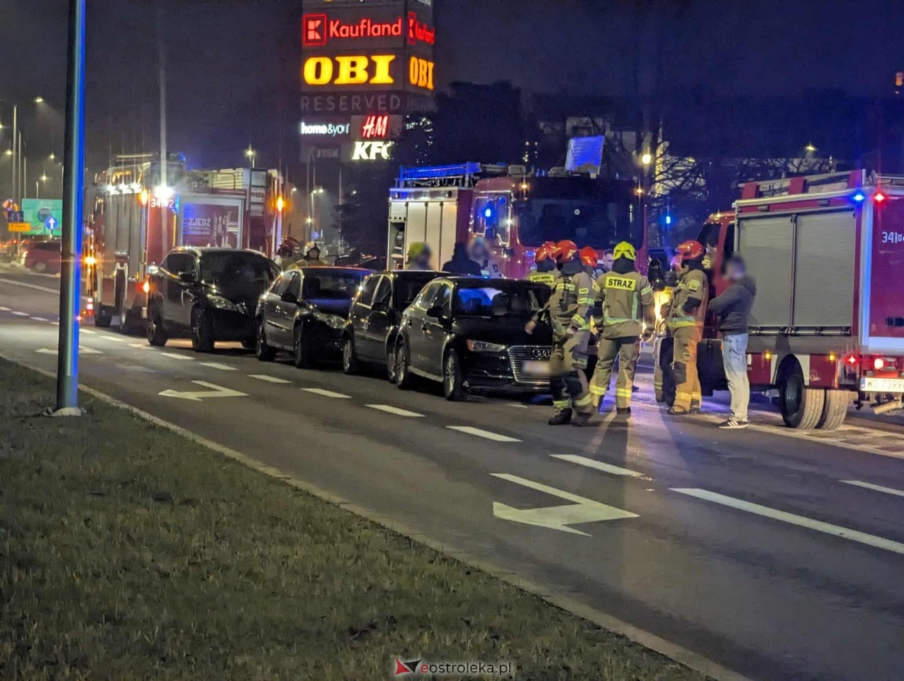 Kolizja 4 aut przy Steyera [10.11.2025] - zdjęcie #11 - eOstroleka.pl