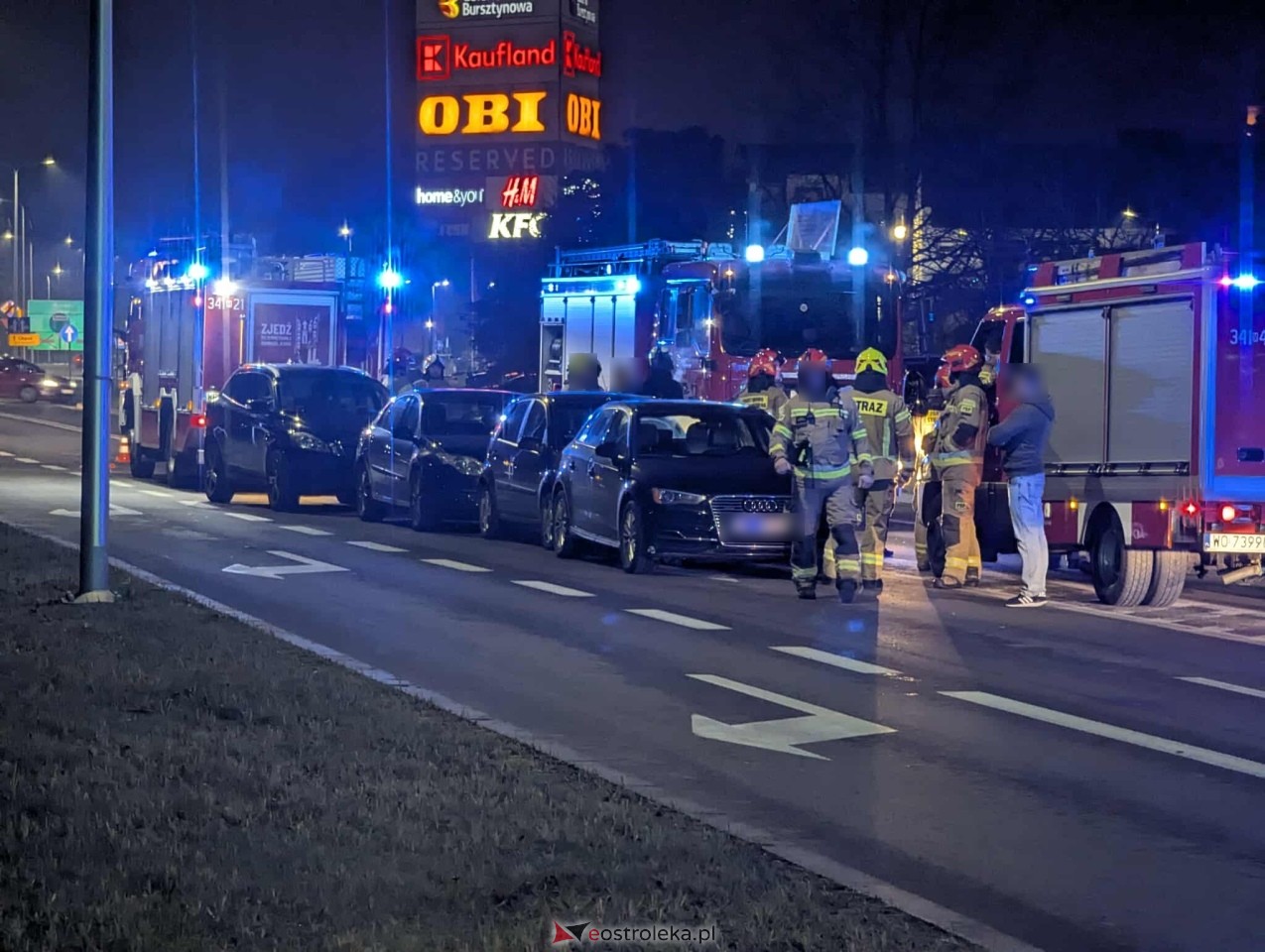 Kolizja 4 aut przy Steyera [10.11.2025] - zdjęcie #9 - eOstroleka.pl