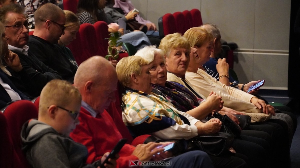 Niezwykłe spotkanie kultur w rytmie przyjaźni: Ostrołęka i Hiszpania w OCK! [10.11.2025] - zdjęcie #127 - eOstroleka.pl