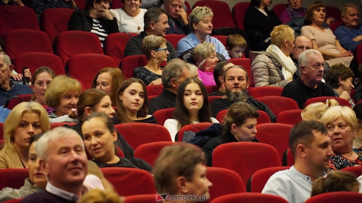 Niezwykłe spotkanie kultur w rytmie przyjaźni: Ostrołęka i Hiszpania w OCK! [10.11.2025] - zdjęcie #125 - eOstroleka.pl