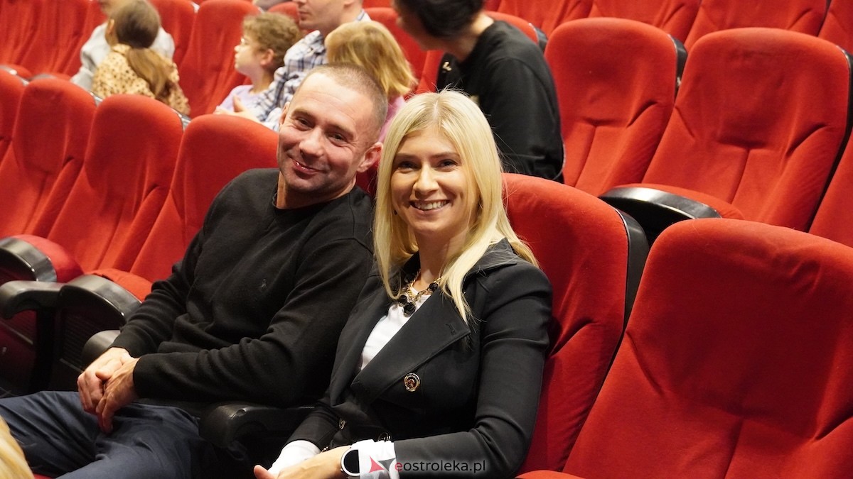 Niezwykłe spotkanie kultur w rytmie przyjaźni: Ostrołęka i Hiszpania w OCK! [10.11.2025] - zdjęcie #123 - eOstroleka.pl