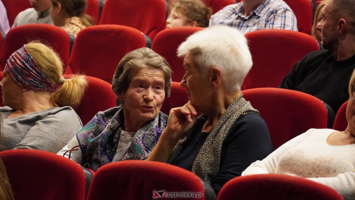 Niezwykłe spotkanie kultur w rytmie przyjaźni: Ostrołęka i Hiszpania w OCK! [10.11.2025] - zdjęcie #114 - eOstroleka.pl