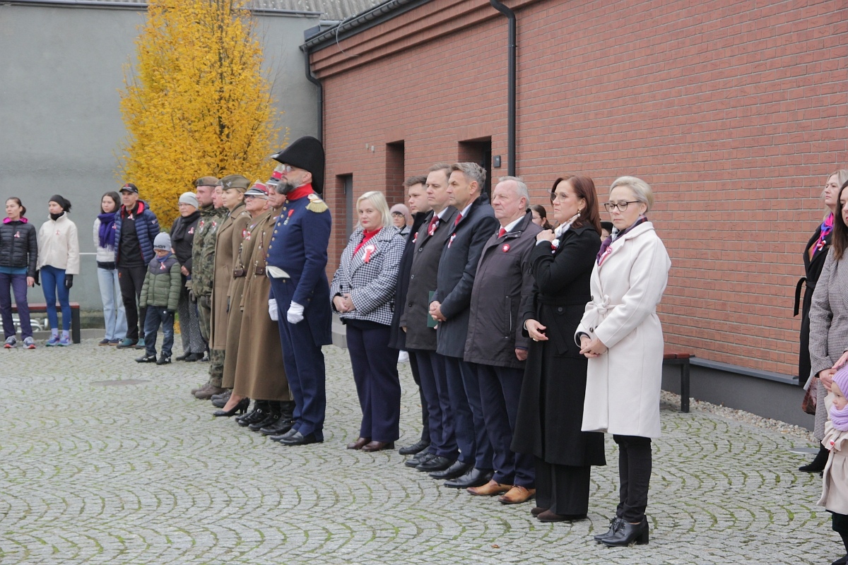 Niepodległa do Hymnu [11.11.2025] - zdjęcie #8 - eOstroleka.pl