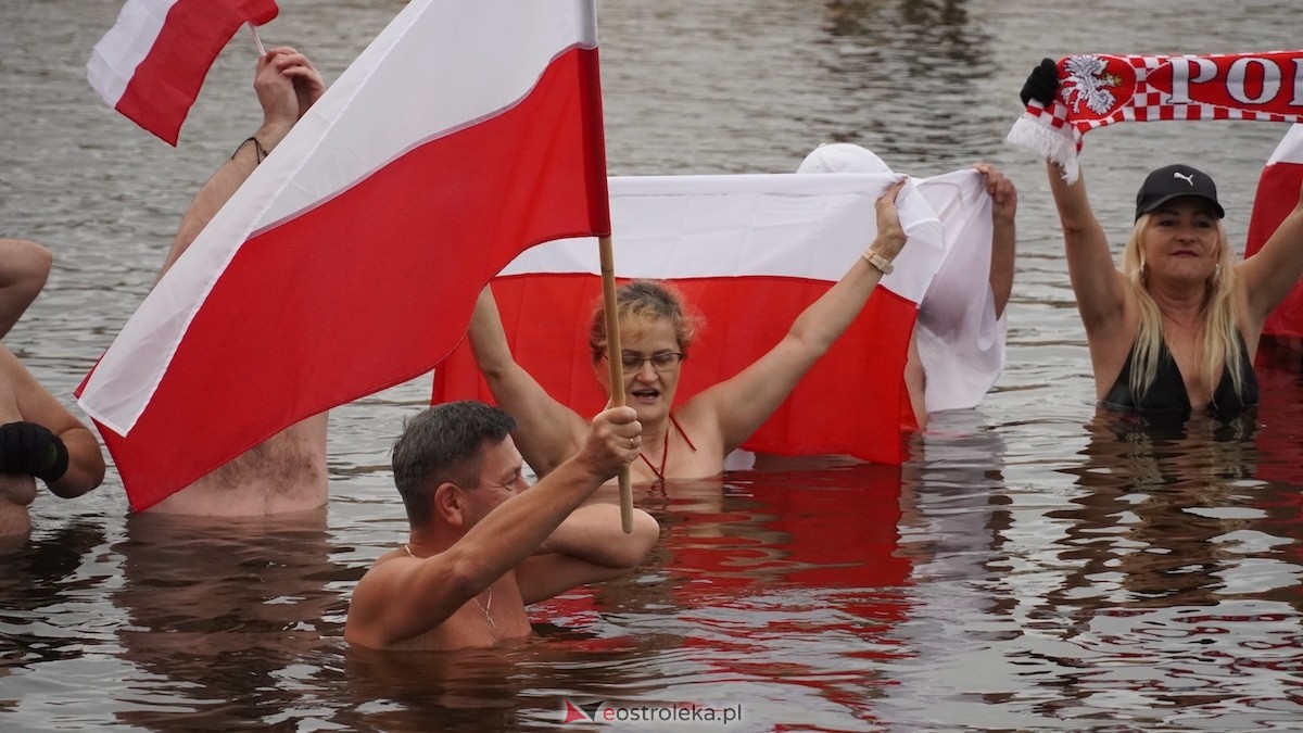 Morsowanie z flagą [11.11.2025] - zdjęcie #33 - eOstroleka.pl
