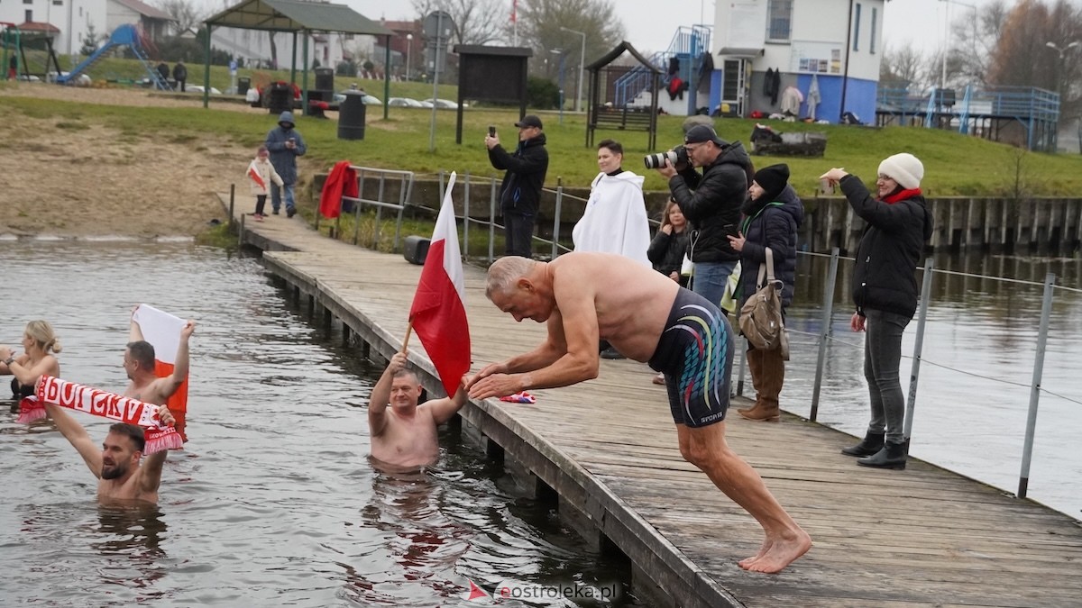 Morsowanie z flagą [11.11.2025] - zdjęcie #25 - eOstroleka.pl