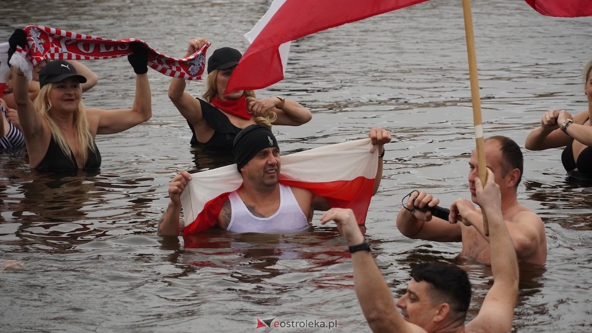 Morsowanie z flagą [11.11.2025] - zdjęcie #21 - eOstroleka.pl