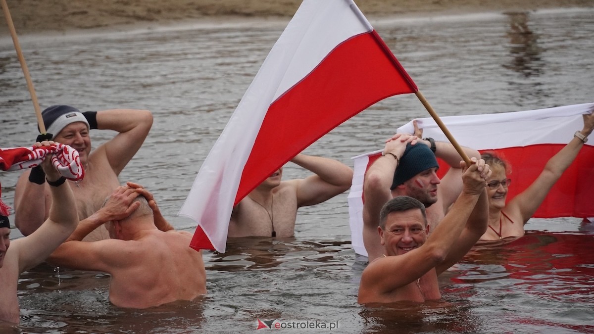Morsowanie z flagą [11.11.2025] - zdjęcie #19 - eOstroleka.pl