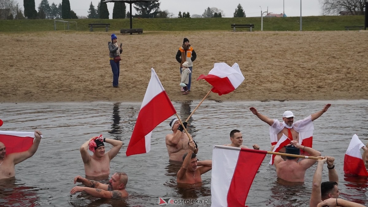 Morsowanie z flagą [11.11.2025] - zdjęcie #11 - eOstroleka.pl