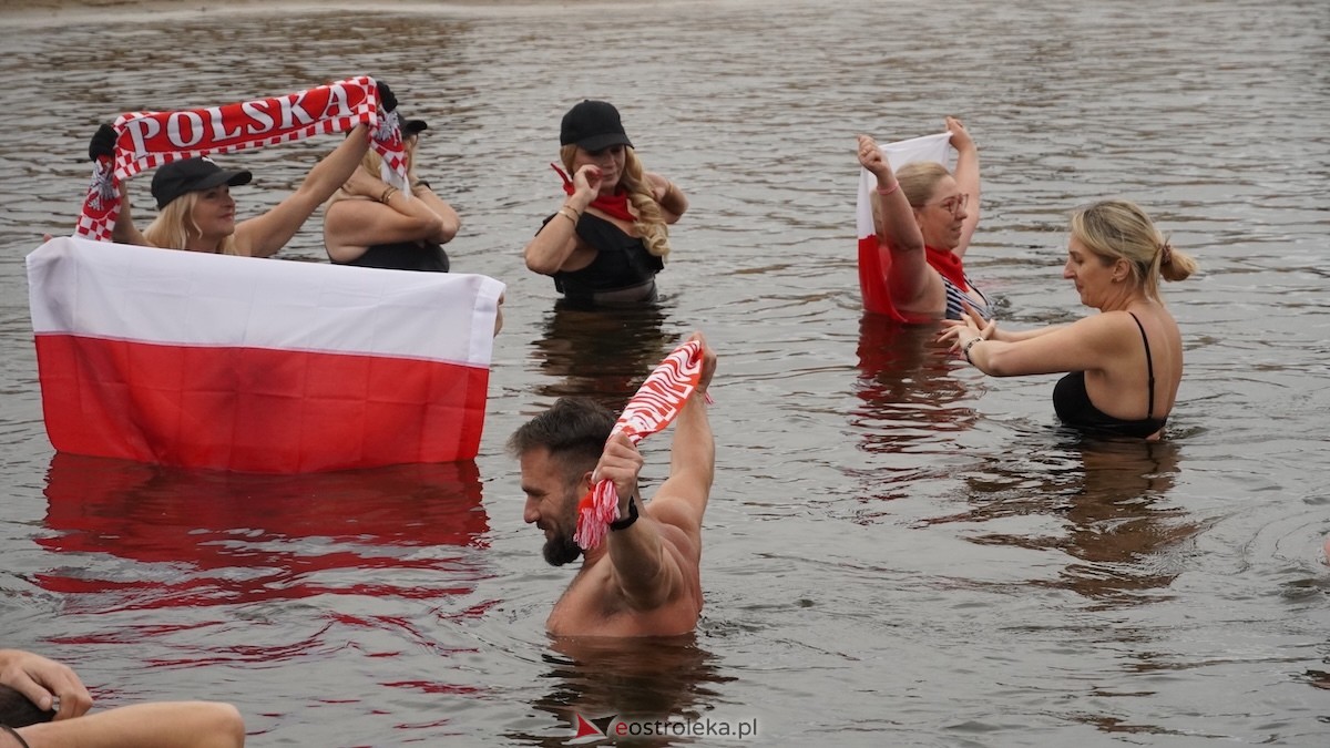 Morsowanie z flagą [11.11.2025] - zdjęcie #10 - eOstroleka.pl