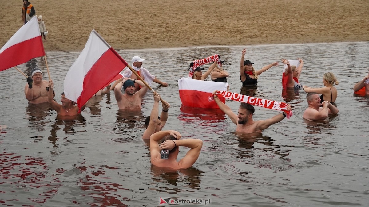 Morsowanie z flagą [11.11.2025] - zdjęcie #9 - eOstroleka.pl