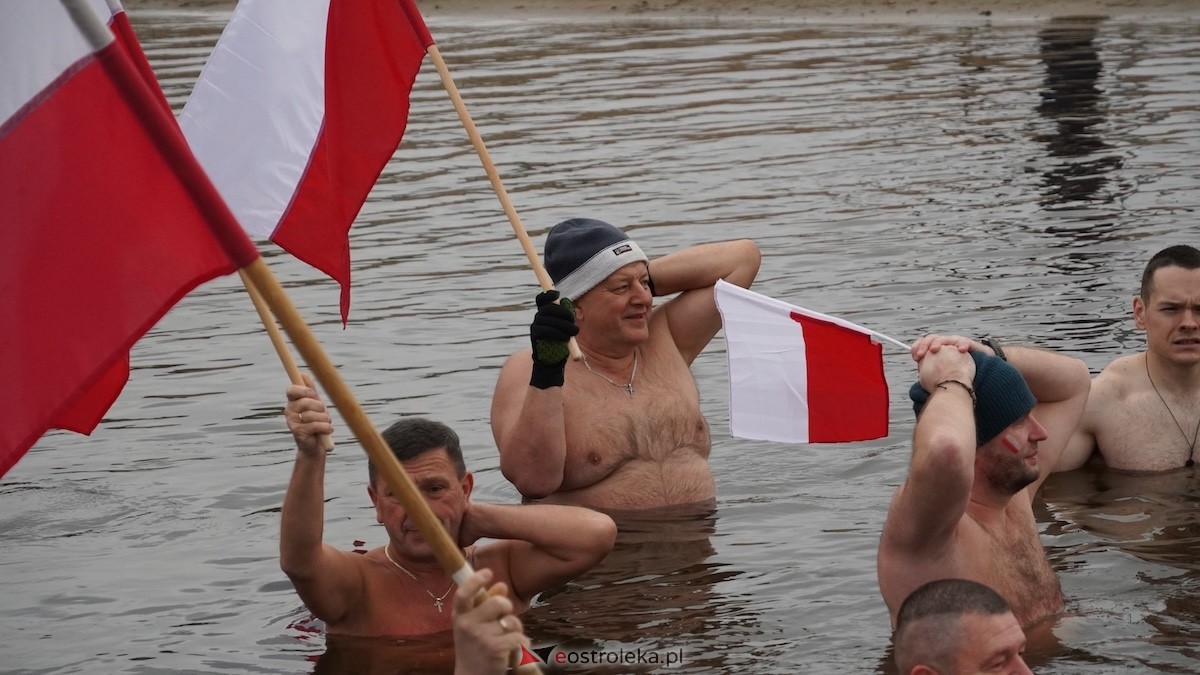 Morsowanie z flagą [11.11.2025] - zdjęcie #6 - eOstroleka.pl