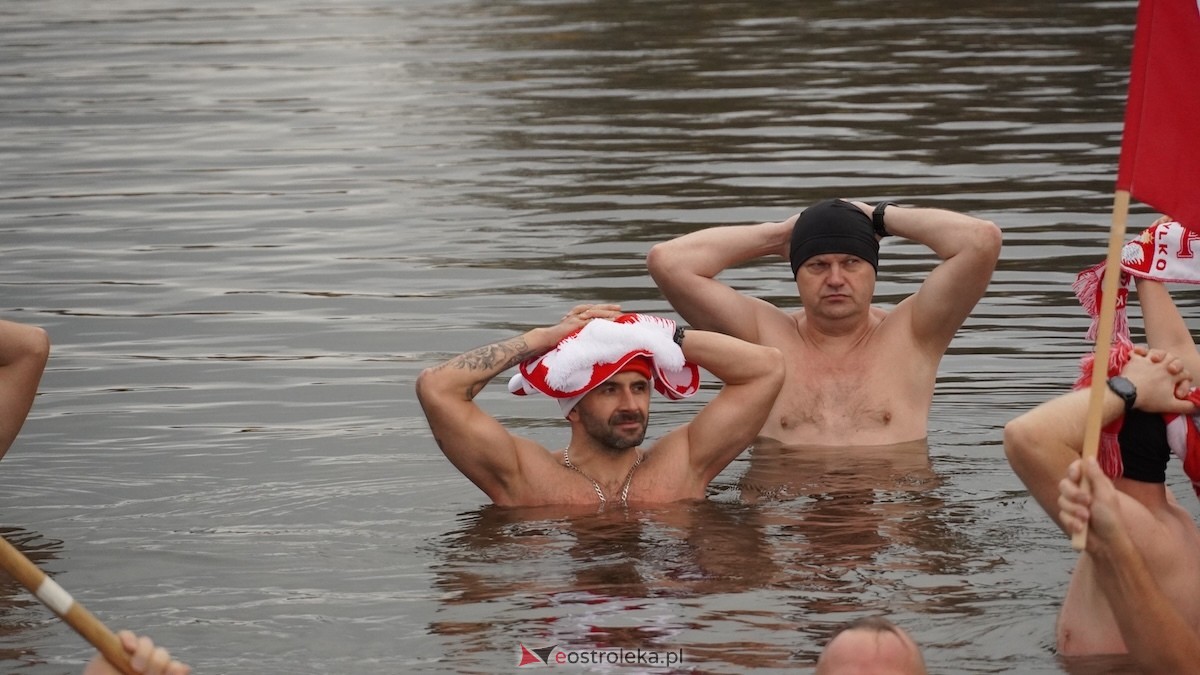 Morsowanie z flagą [11.11.2025] - zdjęcie #1 - eOstroleka.pl