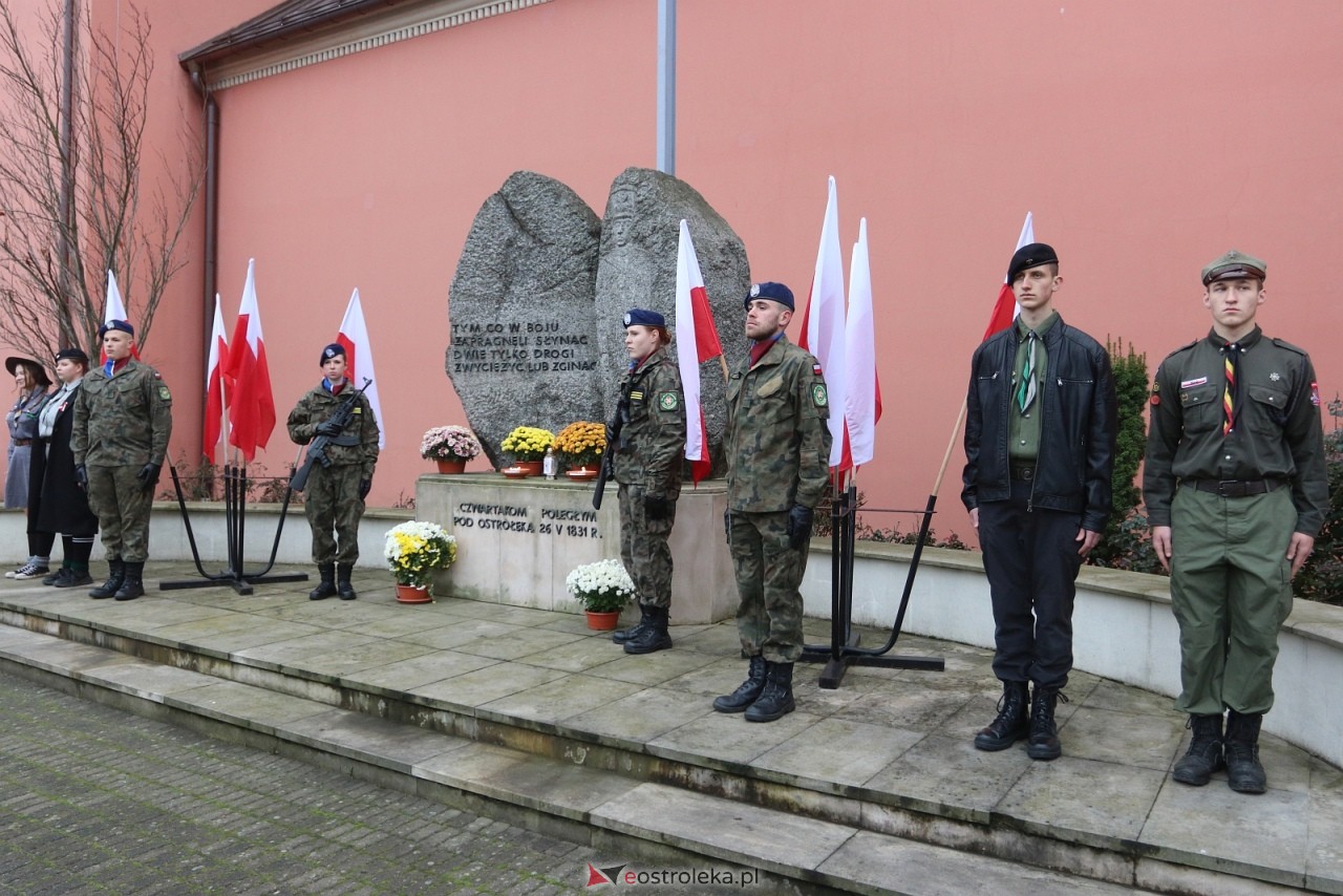 Święto Niepodległości 2025 w Ostrołęce - składanie kwiatów [11.11.2025] - zdjęcie #157 - eOstroleka.pl