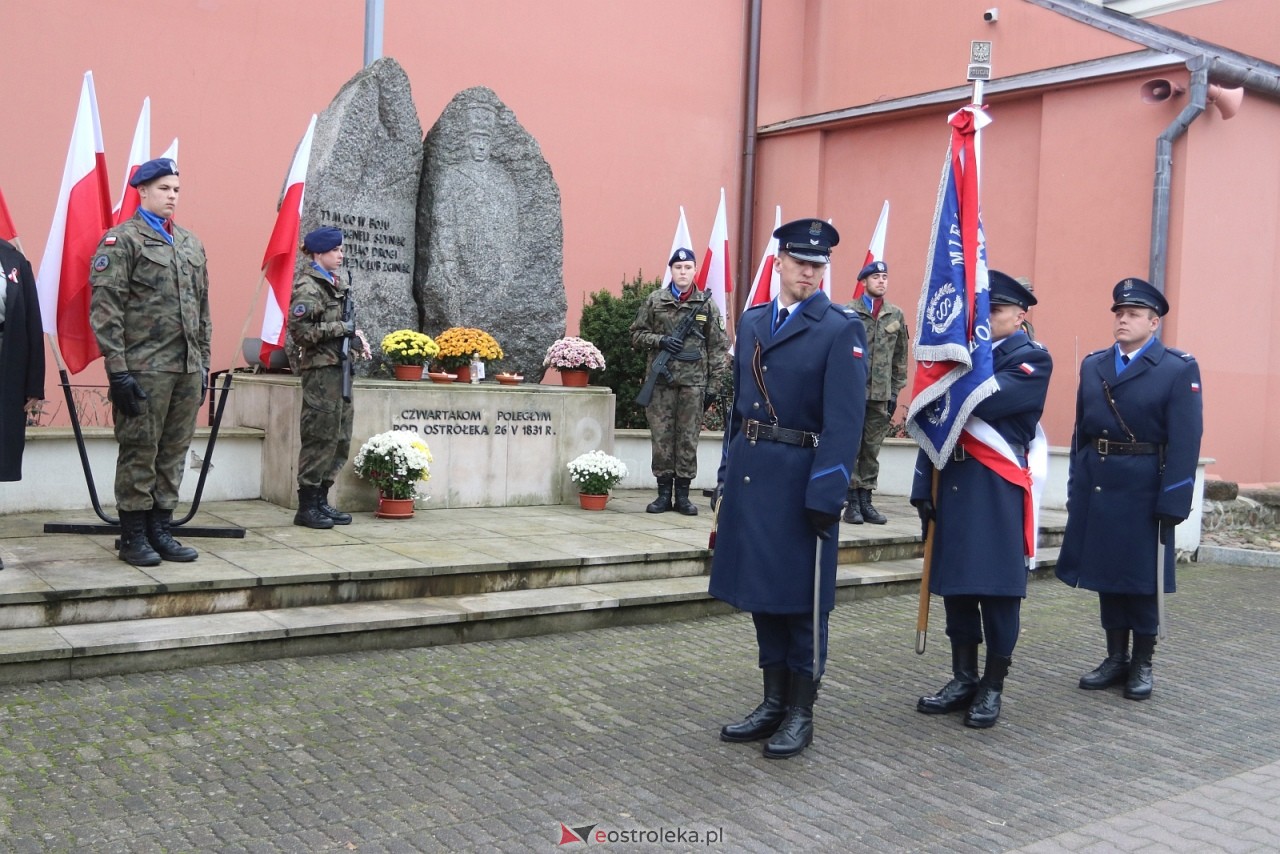Święto Niepodległości 2025 w Ostrołęce - składanie kwiatów [11.11.2025] - zdjęcie #143 - eOstroleka.pl