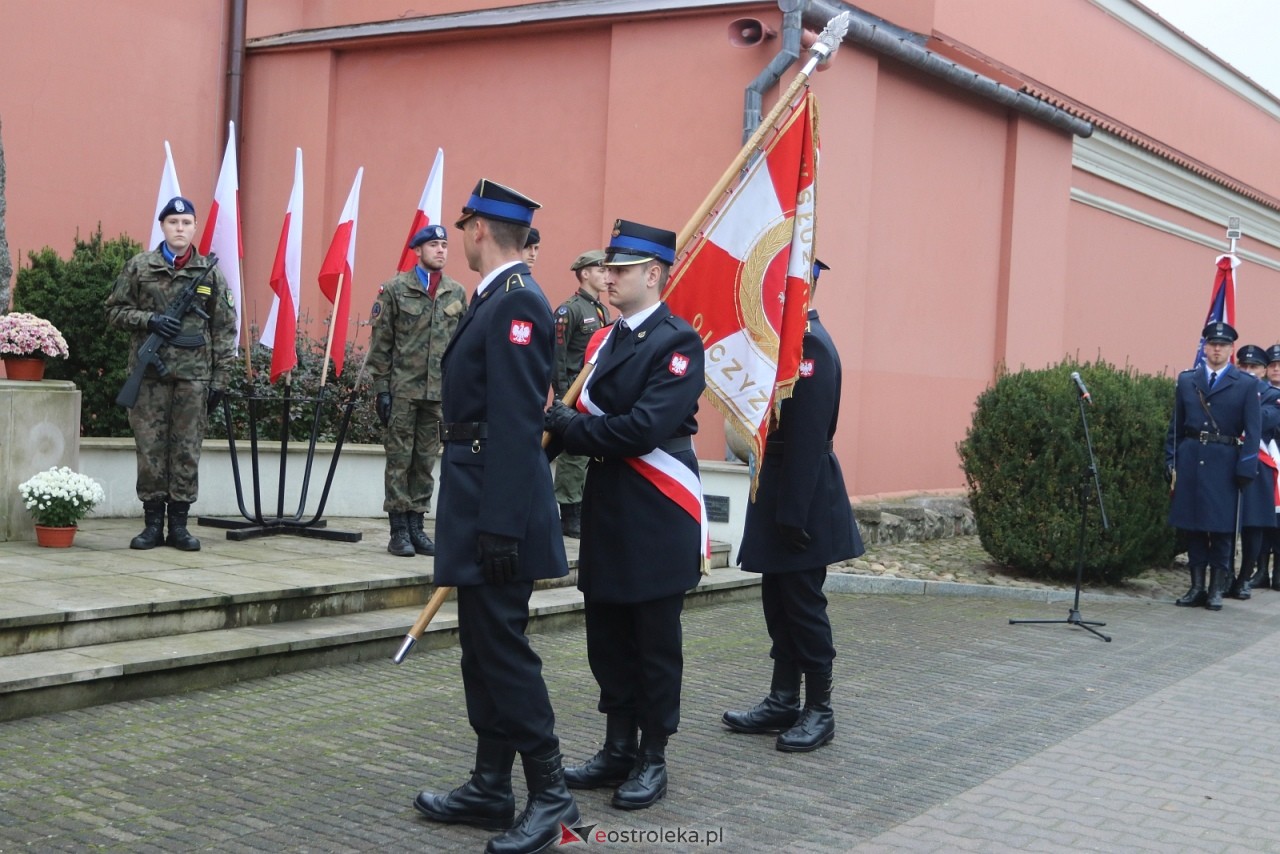 Święto Niepodległości 2025 w Ostrołęce - składanie kwiatów [11.11.2025] - zdjęcie #142 - eOstroleka.pl