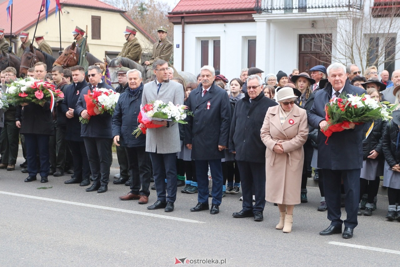 Święto Niepodległości 2025 w Ostrołęce - składanie kwiatów [11.11.2025] - zdjęcie #108 - eOstroleka.pl